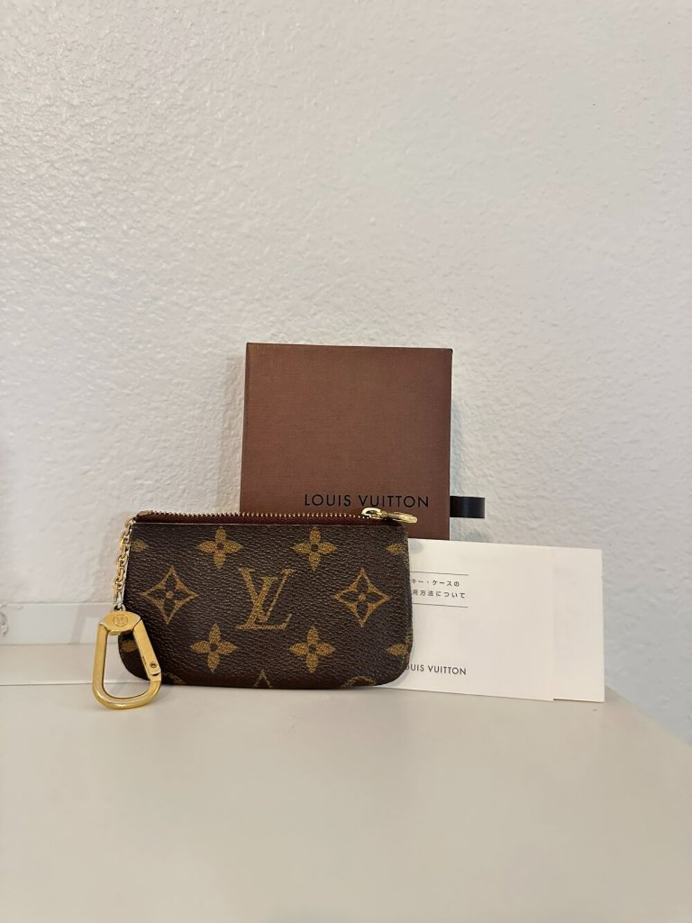 Authentic Louis Vuitton Monogram Key Pouch (Cles) w/ Box – Excellent Condition